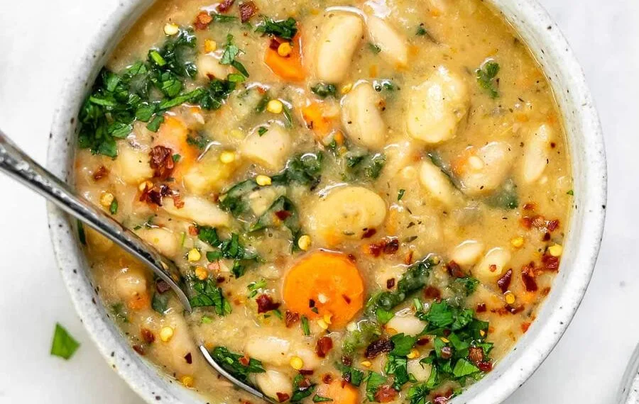 Sopa de nabiças com feijão branco