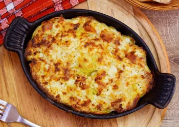 Bacalhau gratinado com camarão