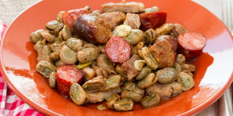 Favas cozidas com entrecosto