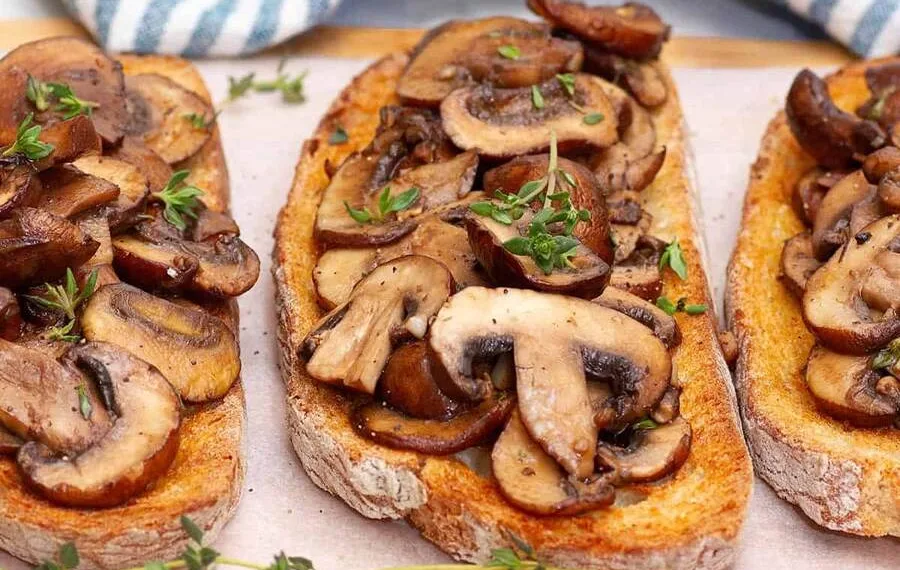 Bruschetta de cogumelos