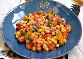 Salada de polvo com grão