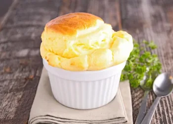 Souflé de queijo fácil e delicioso