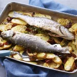 Robalo no forno com batatas