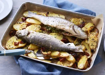 Robalo no forno com batatas