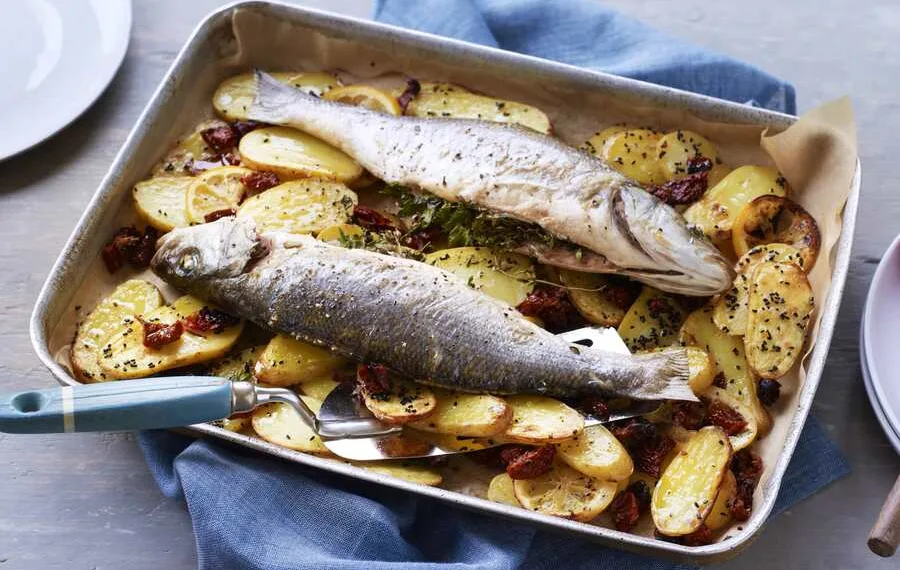 Robalo no forno com batatas