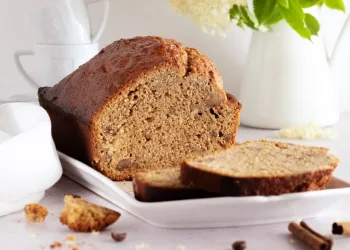 Bolo de café e canela