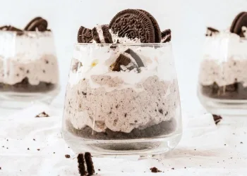 Mousse de Oreo com iogurte