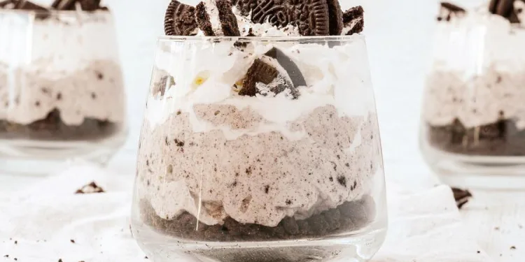 Mousse de Oreo com iogurte