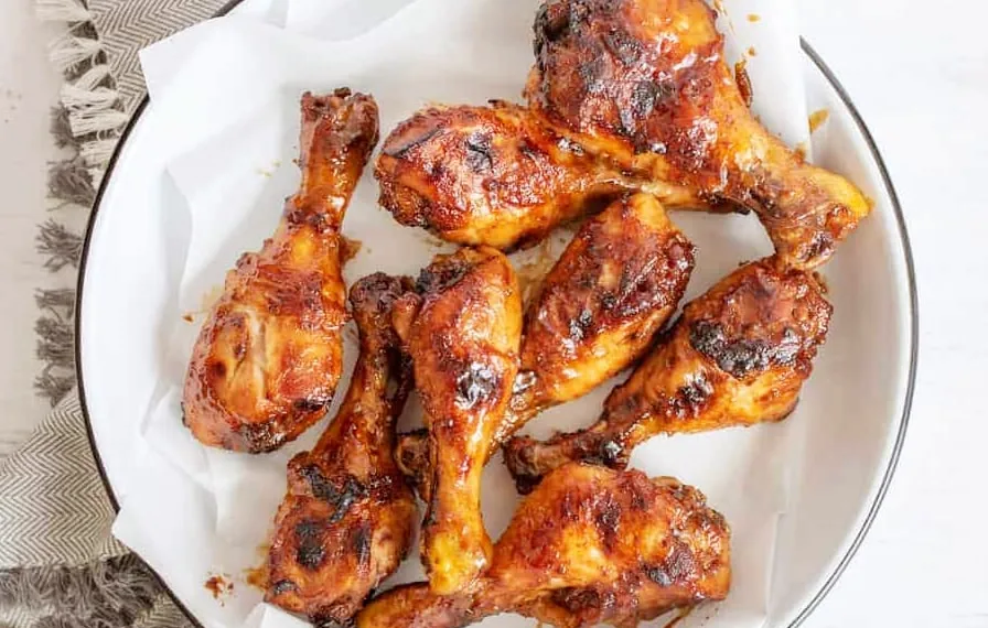 Coxas de frango assadas no forno com laranja