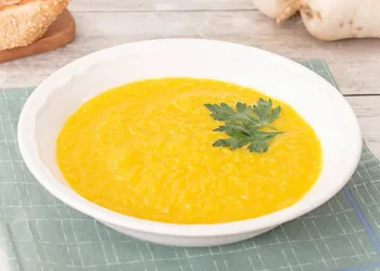 Creme de cenoura com nabiças