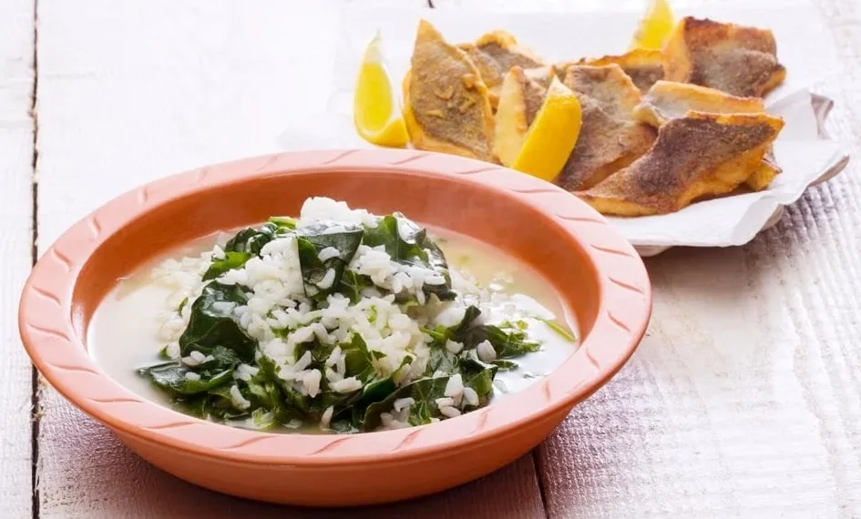 solha frita com arroz de grelos