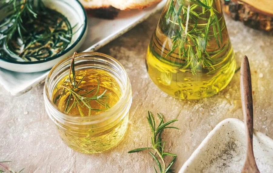 Azeite aromatizado com alecrim