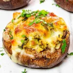 Cogumelos Portobello recheados fáceis e deliciosos