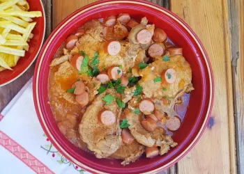 Costeletas com molho de cerveja à portuguesa