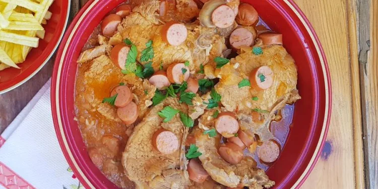 Costeletas com molho de cerveja à portuguesa