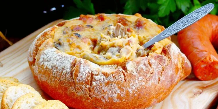 Pão recheado com queijo, farinheira e cogumelos