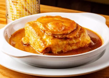 Molho de francesinha à moda do Porto