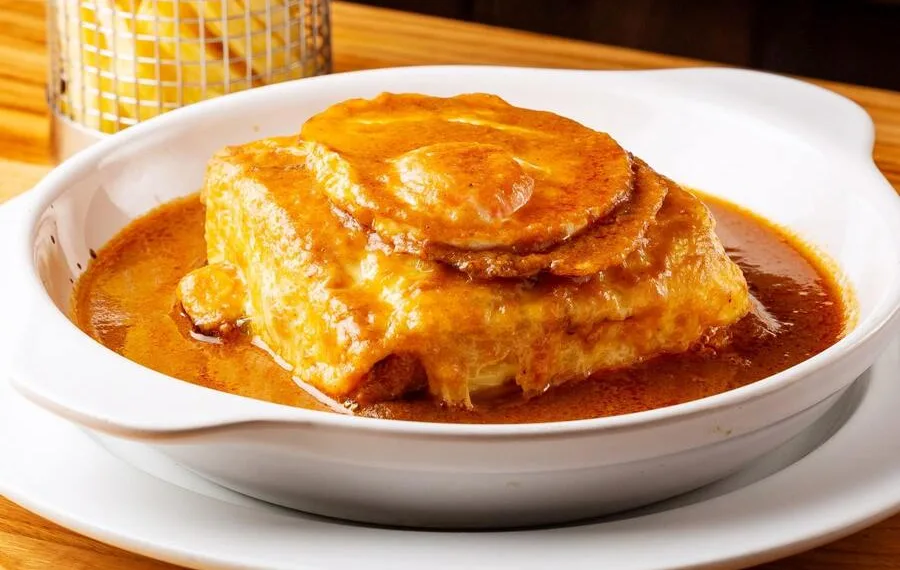 Molho de francesinha à moda do Porto