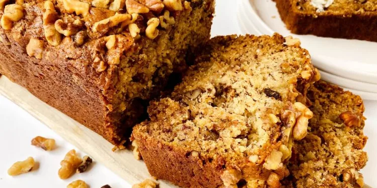 Bolo de banana e nozes