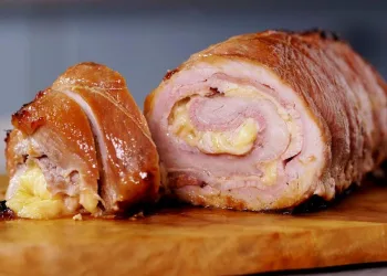 Lombo de porco no forno recheado com queijo e fiambre