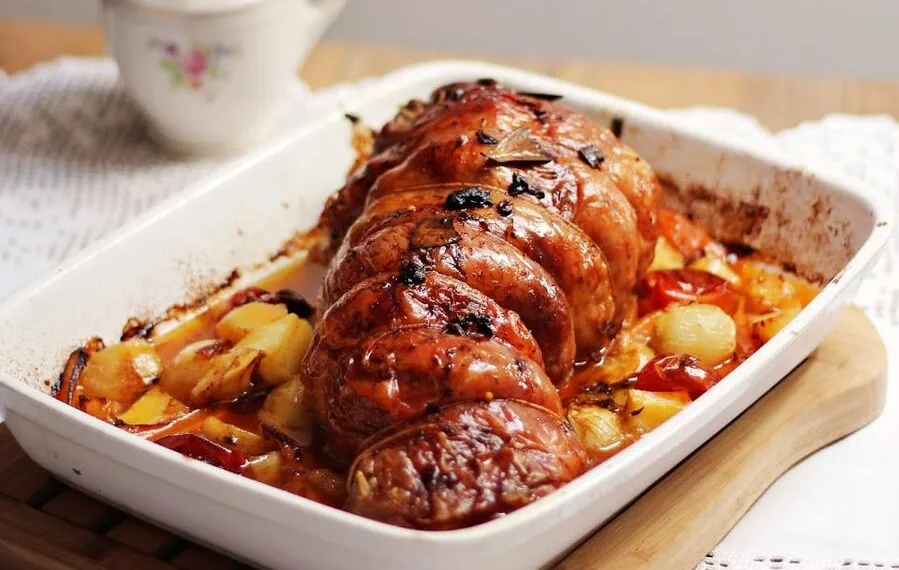 Perna de peru recheada com alheira