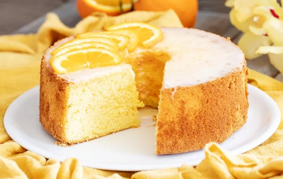 Bolo chiffon de laranja