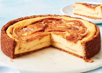 Cheesecake de caramelo salgado