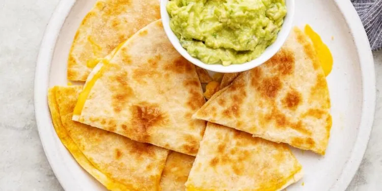 Quesadillas com queijo e manteiga de alho