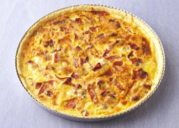 Quiche de alho francês e bacon