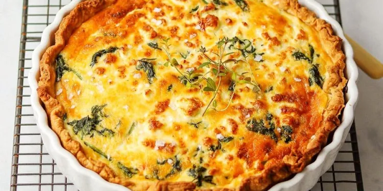 Quiche de frango e espinafres