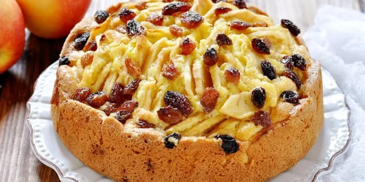 Bolo de fruta húmido e fofo