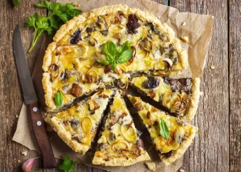 Quiche de alho francês e cogumelos