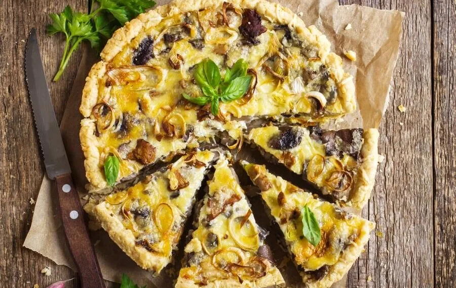 Quiche de alho francês e cogumelos
