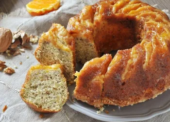 Bolo de laranja com nozes