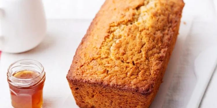 Bolo de aveia com mel