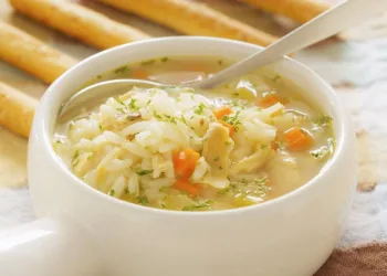 Canja de arroz à moda antiga
