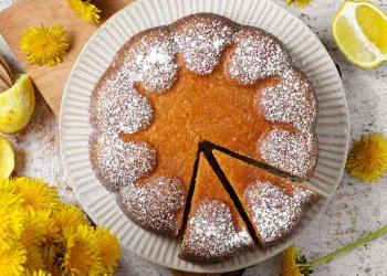 Bolo de mel, limão e canela