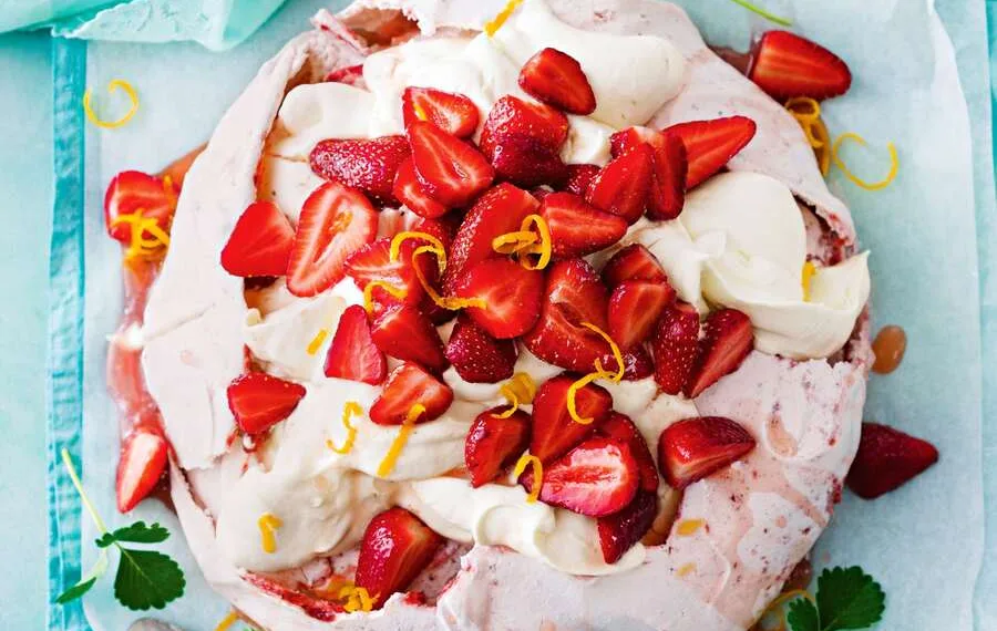 Pavlova de morango