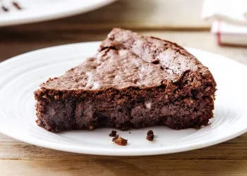 Bolo de chocolate e amêndoa