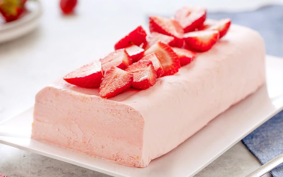 Semifrio de morango simples e fácil