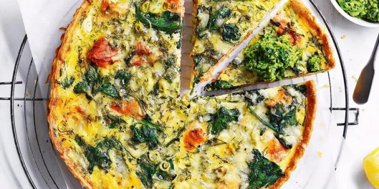 Quiche de salmão e espinafres