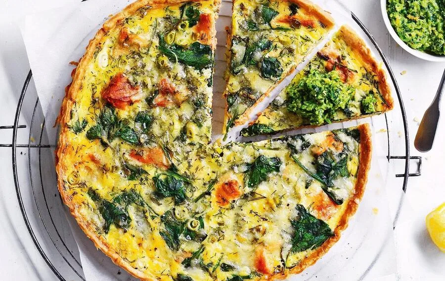 Quiche de salmão e espinafres