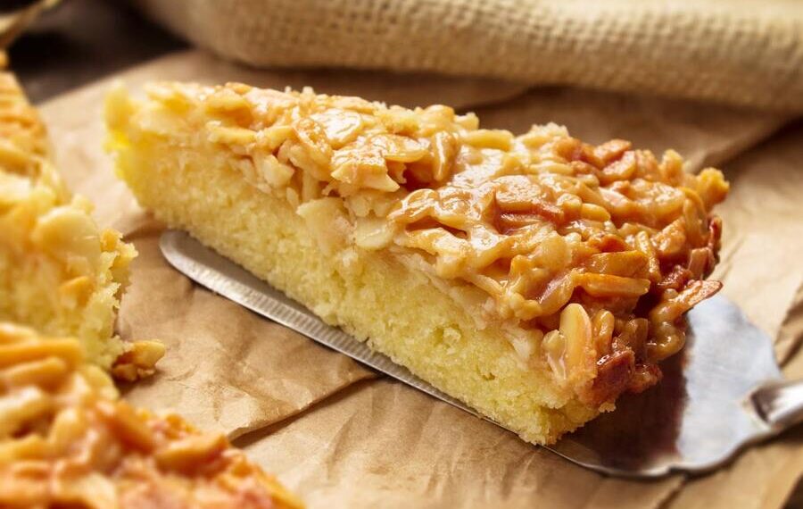 Tarte de amêndoa e natas simples e fácil