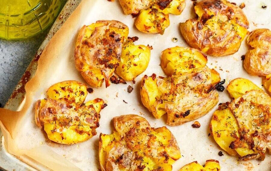 Batatas assadas a murro no microondas