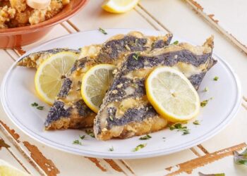 Peixe espada frito à portuguesa