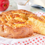 Bolo de mel com maçã
