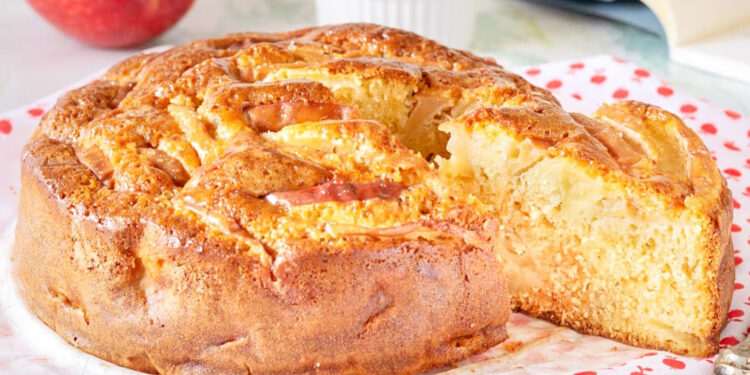 Bolo de mel com maçã