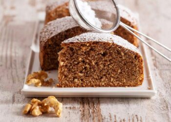 Bolo de café e nozes