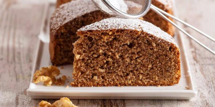 Bolo de café e nozes