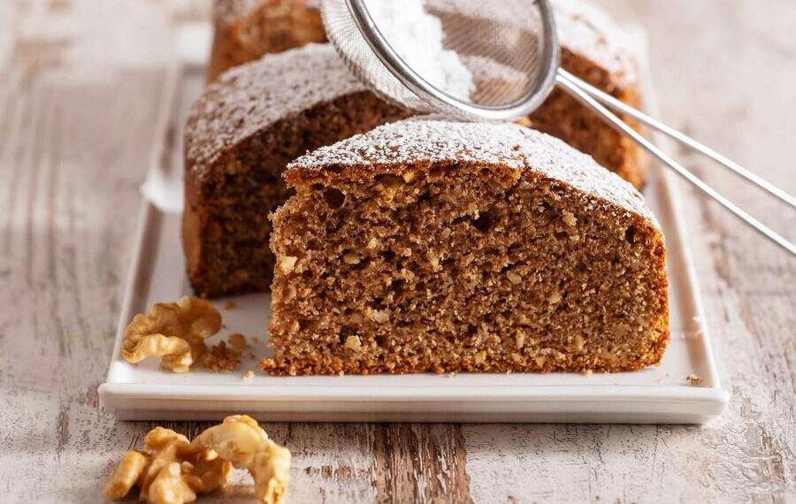 Bolo de café e nozes
